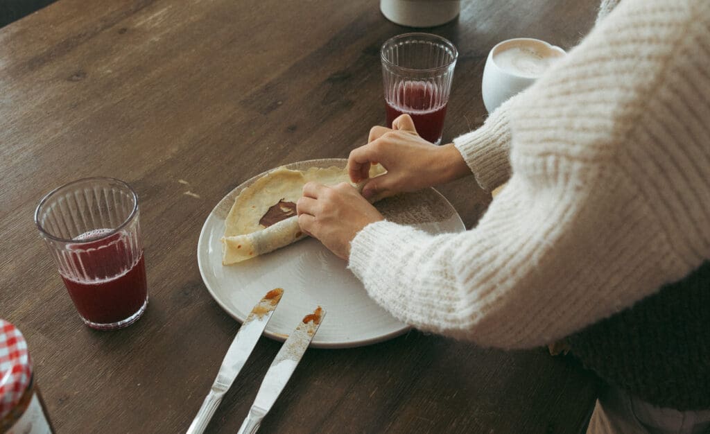 kids making pancakes for a family photoshoot